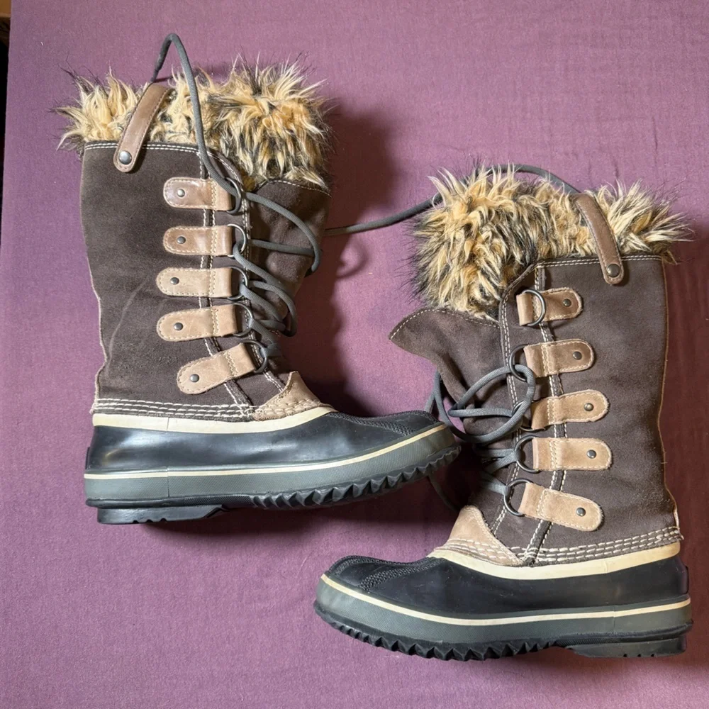 SOREL Joan of Arctic Waterproof Winter Boots in Quarry/Black - Size 7 *FLAW*